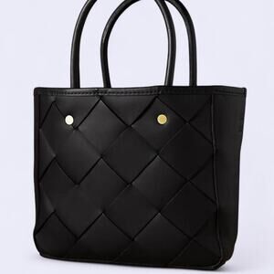 Nisolo handwoven carry all satchel